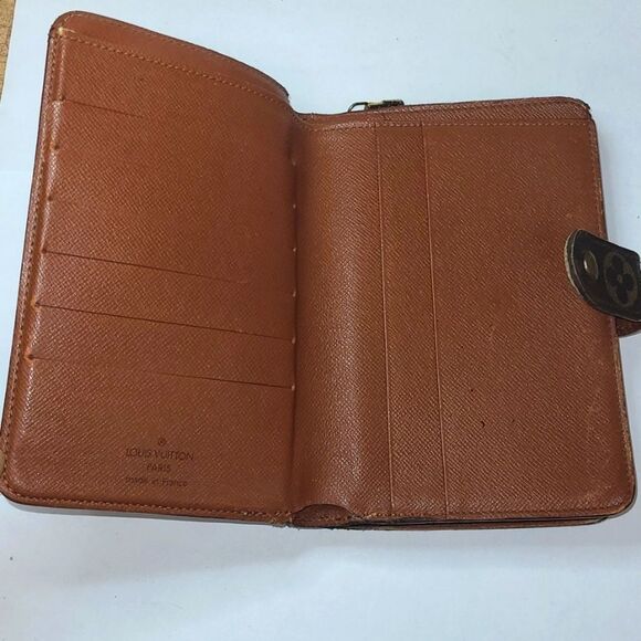 Authentic Louis Vuitton Monogram Wallet - Picture 4 of 11